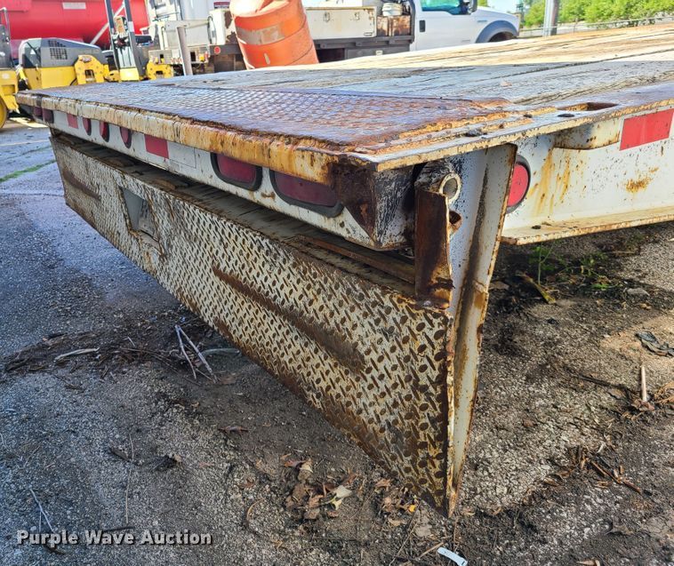 image for item EL9888 1985 Trail King TK70HT drop deck equipment trailer