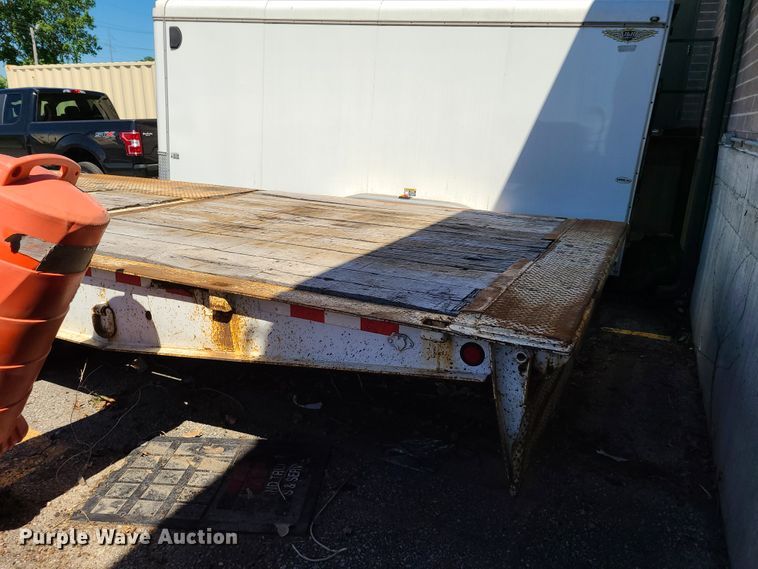 image for item EL9888 1985 Trail King TK70HT drop deck equipment trailer