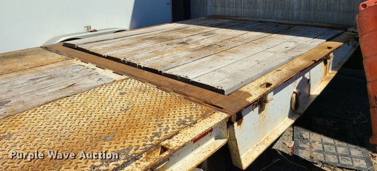 image for item EL9888 1985 Trail King TK70HT drop deck equipment trailer