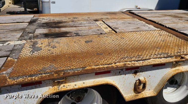 image for item EL9888 1985 Trail King TK70HT drop deck equipment trailer