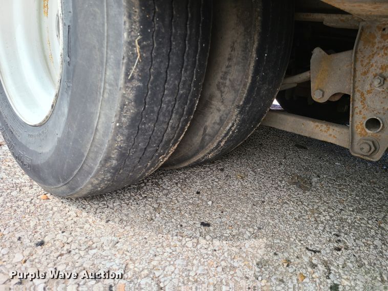 image for item EL9888 1985 Trail King TK70HT drop deck equipment trailer