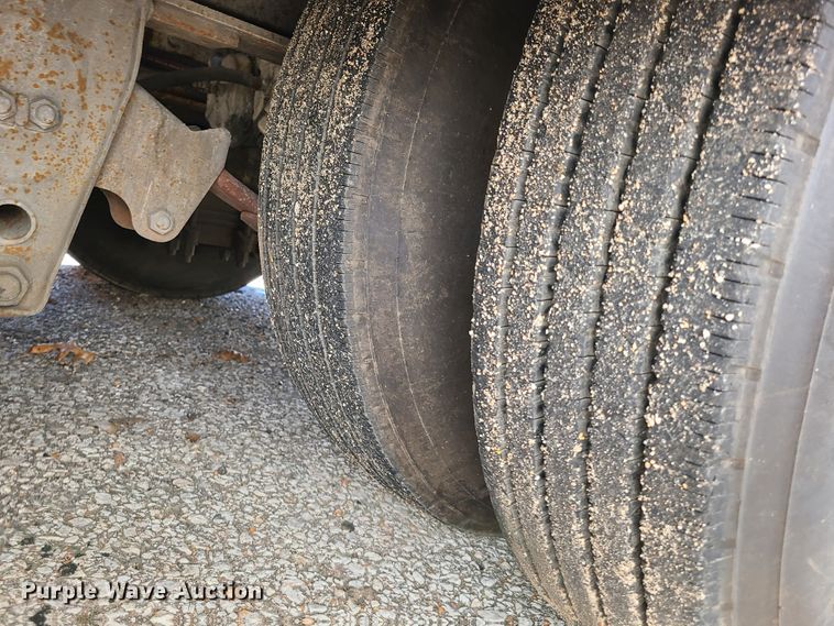 image for item EL9888 1985 Trail King TK70HT drop deck equipment trailer