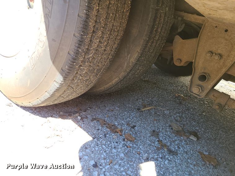 image for item EL9888 1985 Trail King TK70HT drop deck equipment trailer