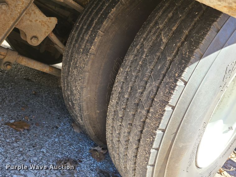 image for item EL9888 1985 Trail King TK70HT drop deck equipment trailer