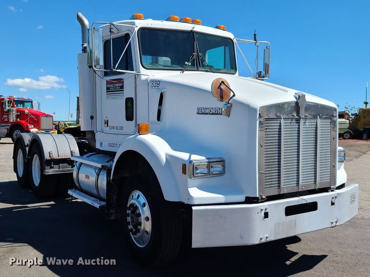 image for item EL9894 1995 Kenworth T800  semi truck