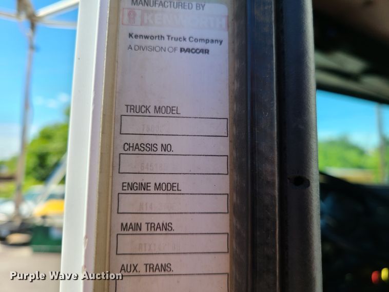 image for item EL9894 1995 Kenworth T800  semi truck