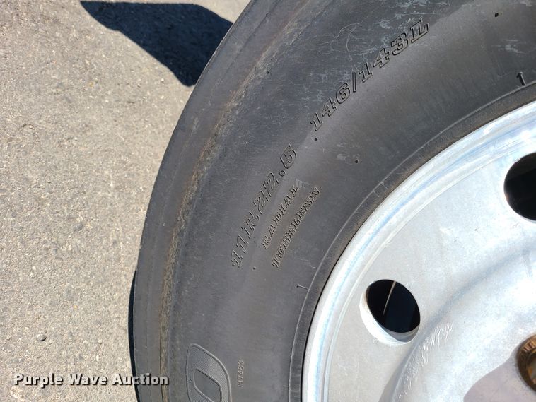 image for item EL9894 1995 Kenworth T800  semi truck