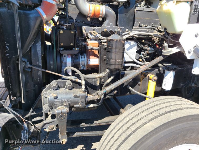 image for item EL9894 1995 Kenworth T800  semi truck