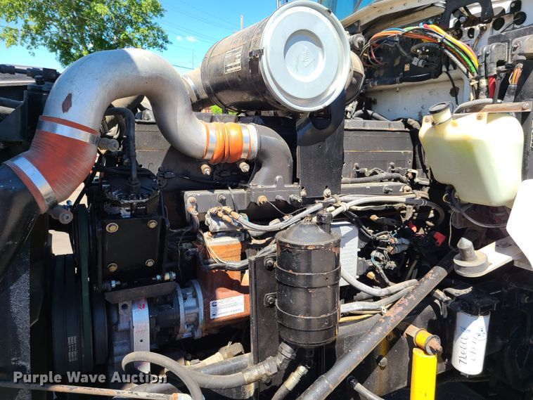 image for item EL9894 1995 Kenworth T800  semi truck