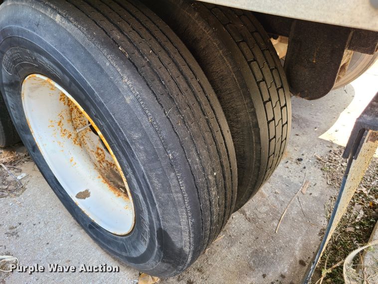 image for item EL9906 1995 Kentucky dry van trailer