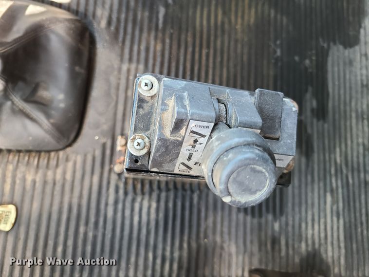 image for item EL9909 2005 Freightliner Columbia  semi truck