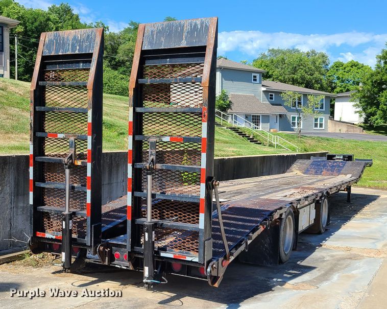 image for item EL9910 1998 Clark equipment trailer