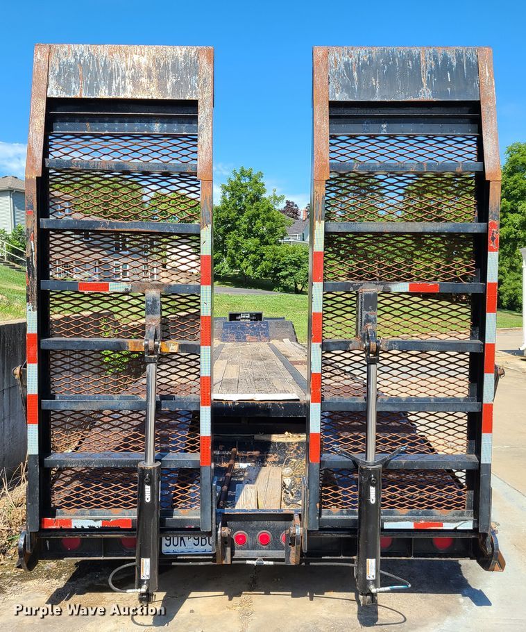 image for item EL9910 1998 Clark equipment trailer