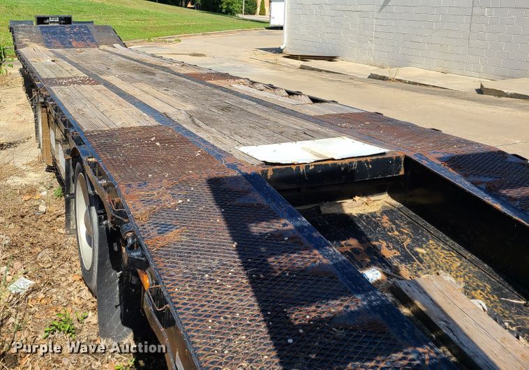 image for item EL9910 1998 Clark equipment trailer