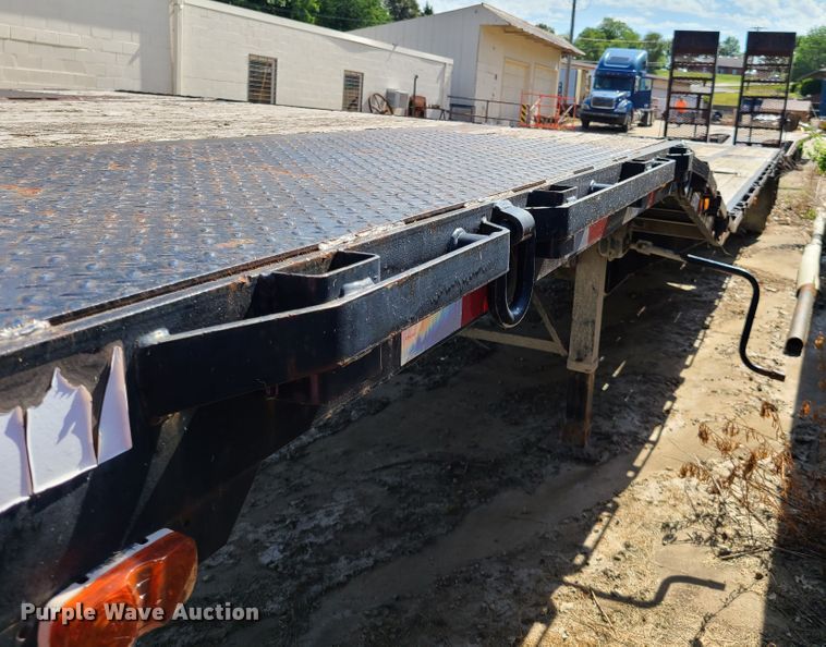 image for item EL9910 1998 Clark equipment trailer