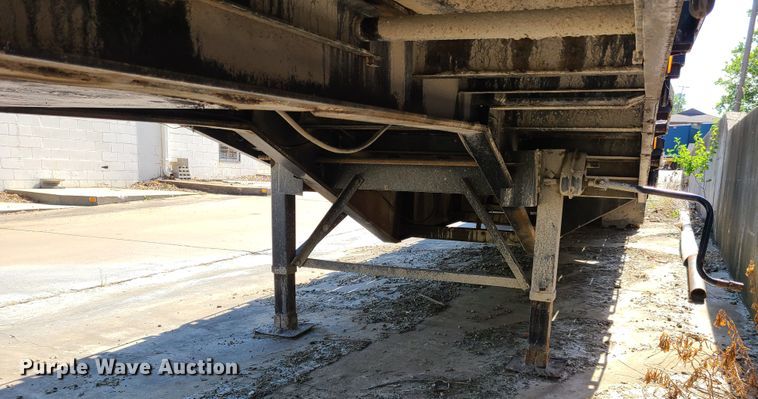 image for item EL9910 1998 Clark equipment trailer