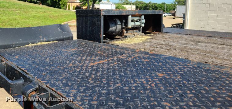 image for item EL9910 1998 Clark equipment trailer