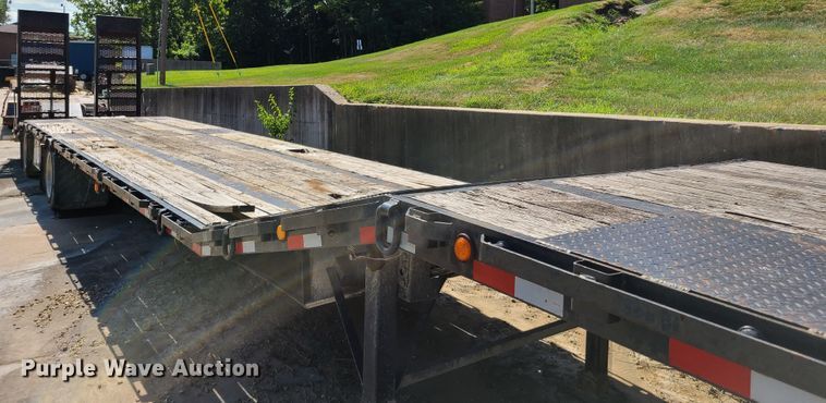 image for item EL9910 1998 Clark equipment trailer