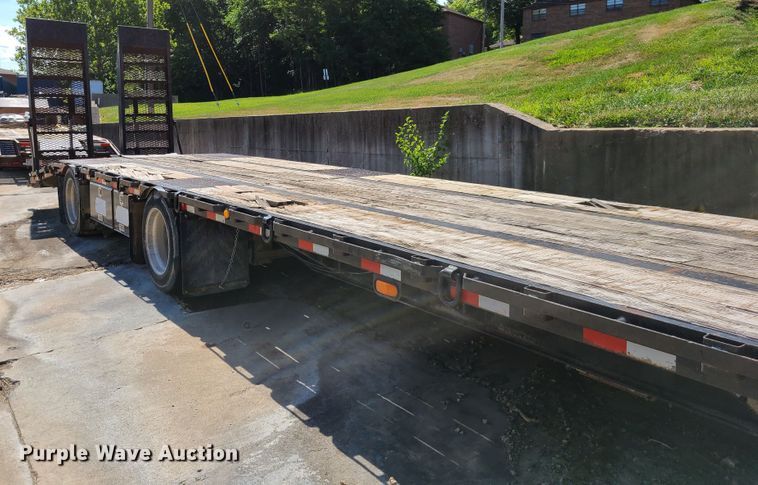 image for item EL9910 1998 Clark equipment trailer