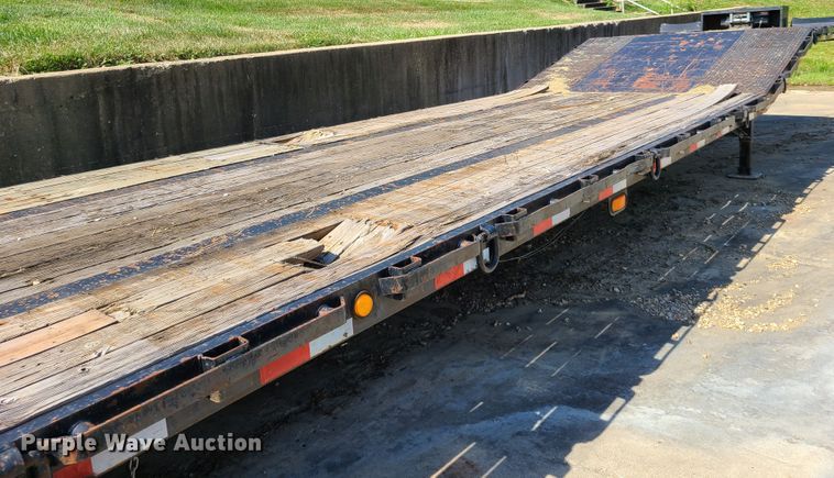 image for item EL9910 1998 Clark equipment trailer