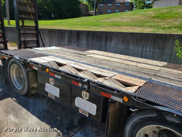 image for item EL9910 1998 Clark equipment trailer