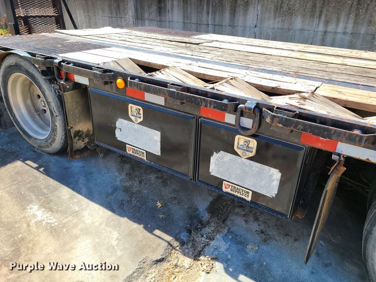 image for item EL9910 1998 Clark equipment trailer