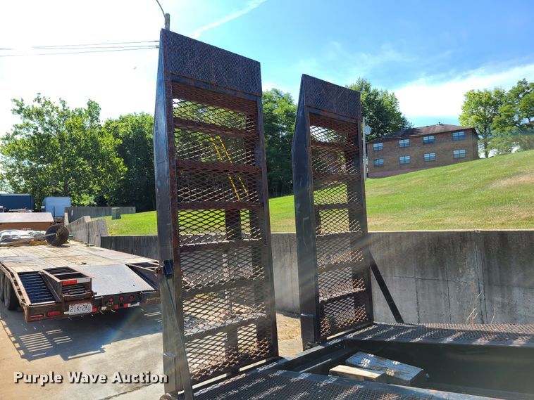 image for item EL9910 1998 Clark equipment trailer