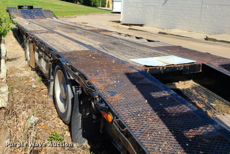 image for item EL9910 1998 Clark equipment trailer