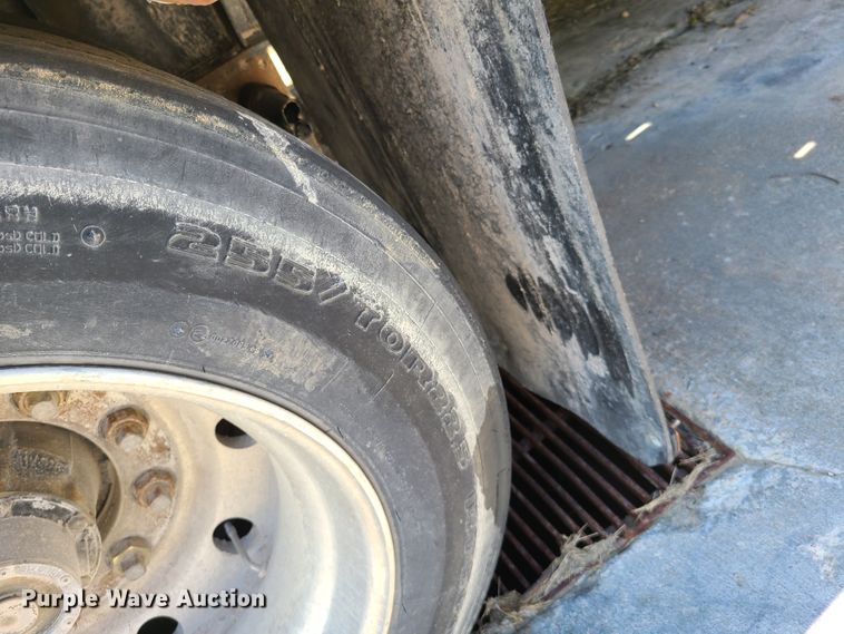 image for item EL9910 1998 Clark equipment trailer