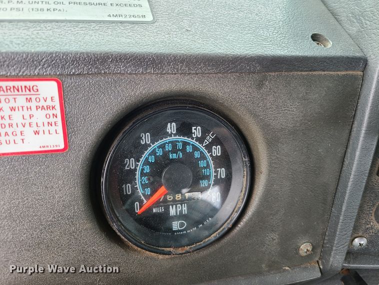 image for item EL9929 1986 Mack R688ST  semi truck