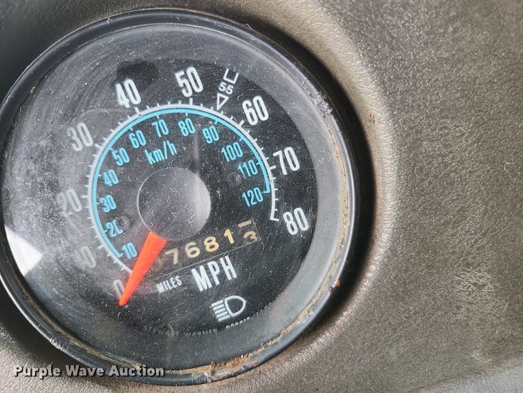 image for item EL9929 1986 Mack R688ST  semi truck