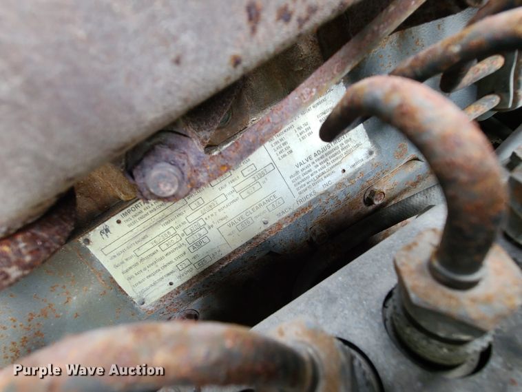 image for item EL9929 1986 Mack R688ST  semi truck