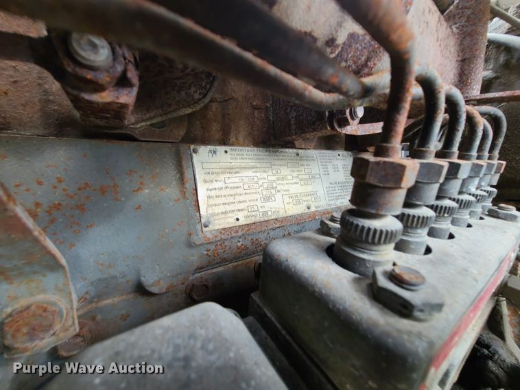 image for item EL9929 1986 Mack R688ST  semi truck