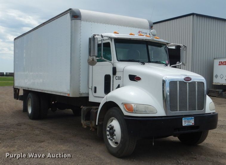 image for item FK9385 2006 Peterbilt 335  box truck