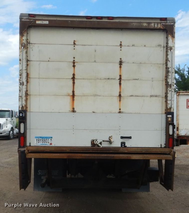 image for item FK9385 2006 Peterbilt 335  box truck