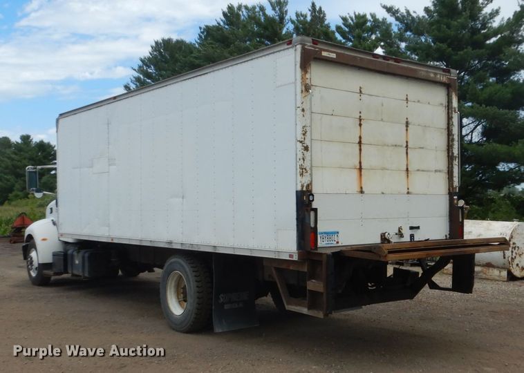 image for item FK9385 2006 Peterbilt 335  box truck