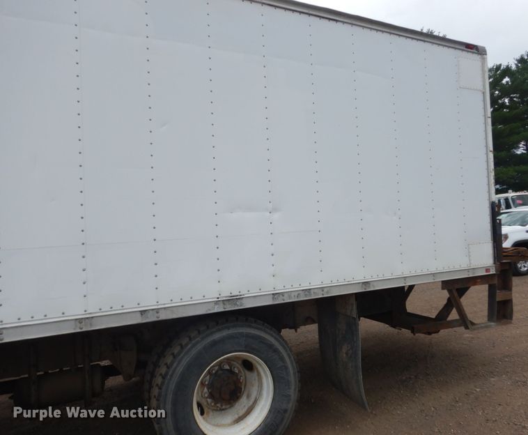 image for item FK9385 2006 Peterbilt 335  box truck