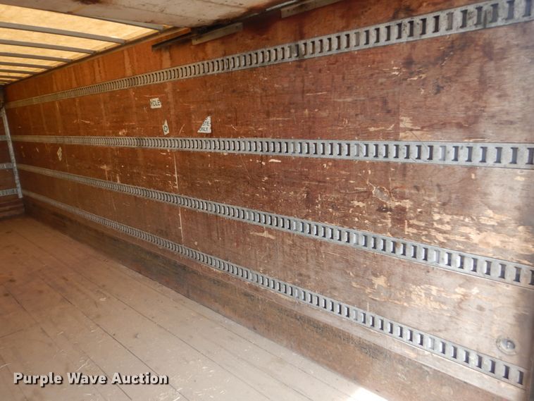 image for item FK9385 2006 Peterbilt 335  box truck