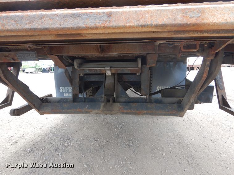 image for item FK9385 2006 Peterbilt 335  box truck