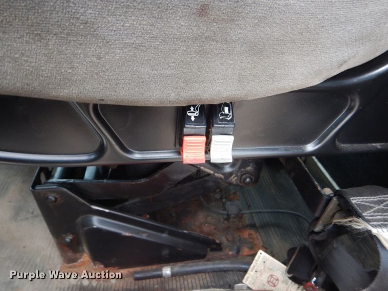 image for item FK9385 2006 Peterbilt 335  box truck