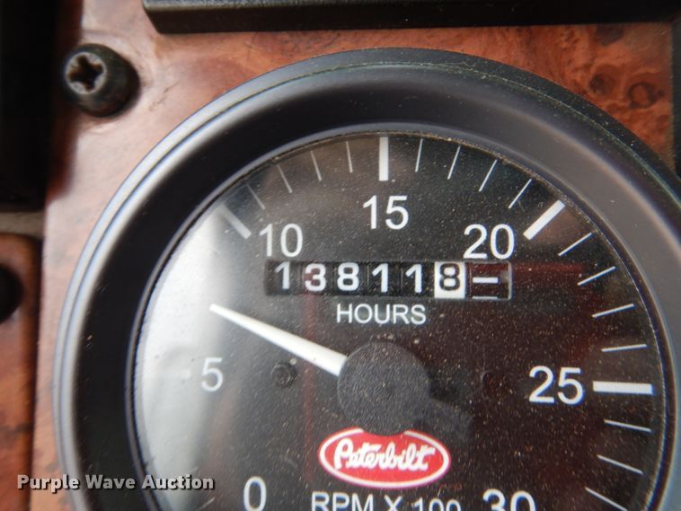 image for item FK9385 2006 Peterbilt 335  box truck