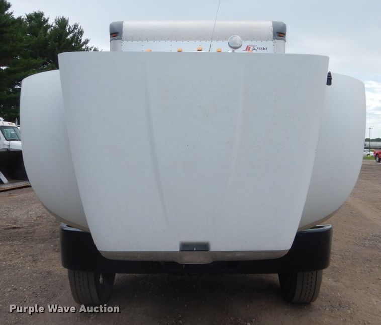 image for item FK9385 2006 Peterbilt 335  box truck