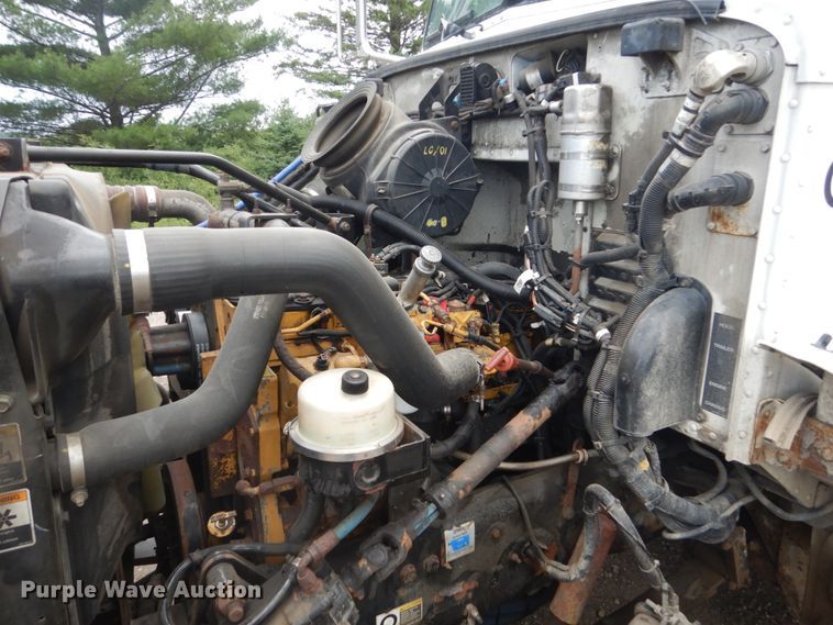 image for item FK9385 2006 Peterbilt 335  box truck