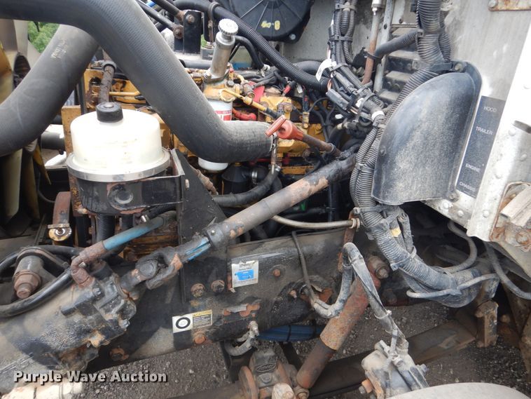 image for item FK9385 2006 Peterbilt 335  box truck