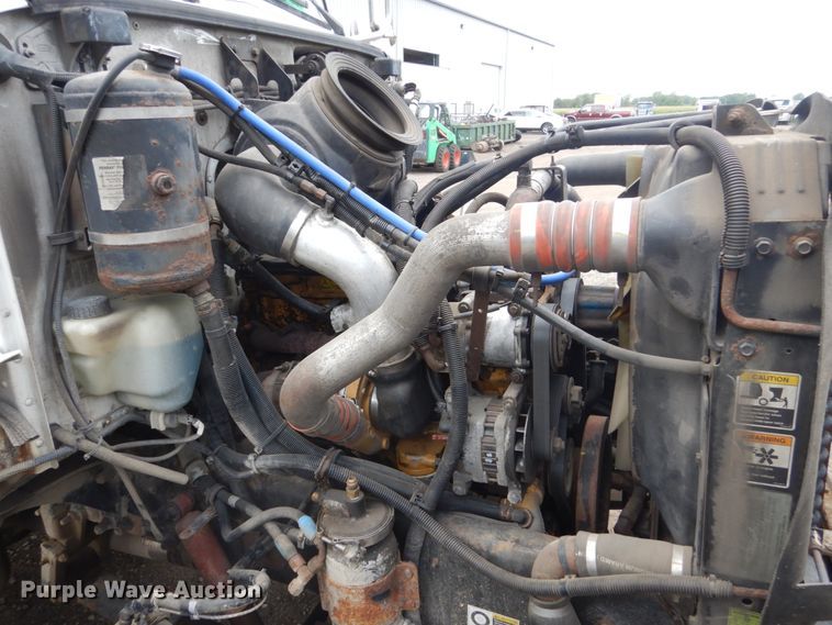 image for item FK9385 2006 Peterbilt 335  box truck