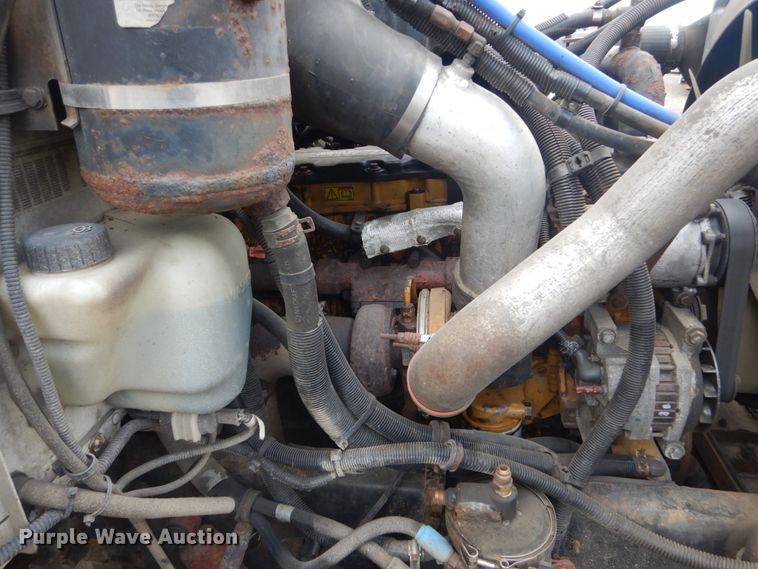 image for item FK9385 2006 Peterbilt 335  box truck