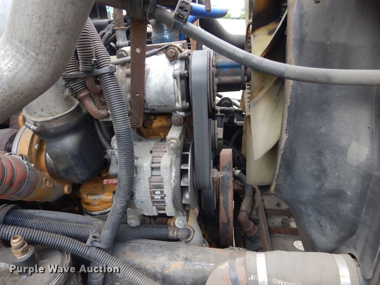 image for item FK9385 2006 Peterbilt 335  box truck