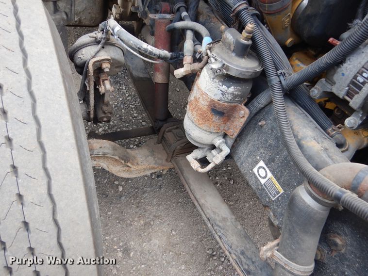 image for item FK9385 2006 Peterbilt 335  box truck