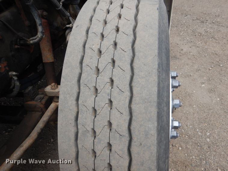 image for item FK9385 2006 Peterbilt 335  box truck