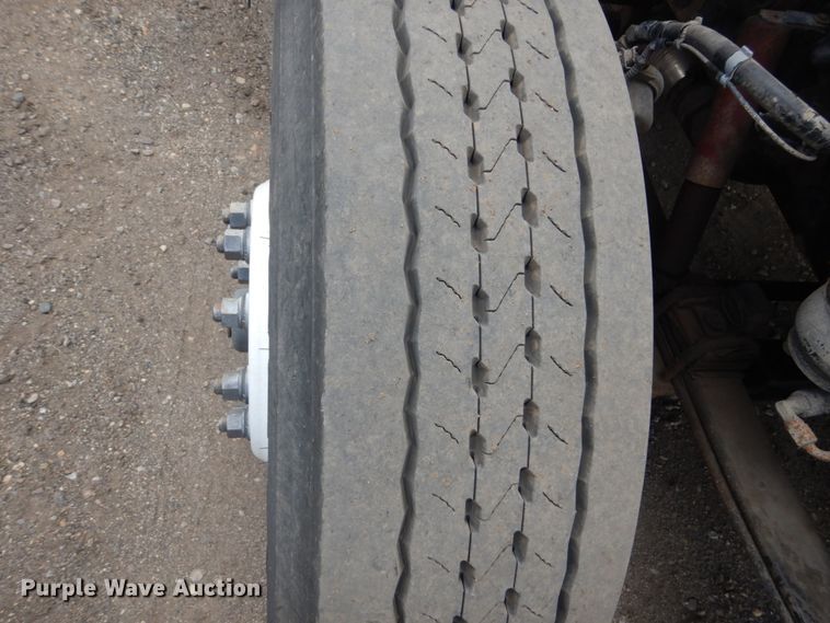 image for item FK9385 2006 Peterbilt 335  box truck